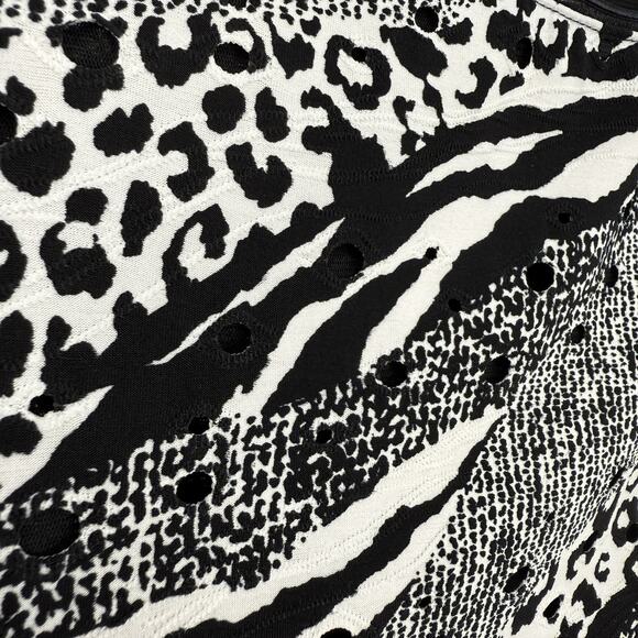 Libra Sleeveless Top Size Large Textured Knit Black Animal Pattern Round neck - Picture 3 of 9